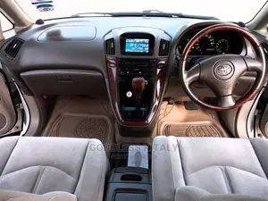 Toyota Harrier 2001 White