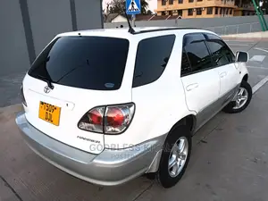Toyota Harrier 2001 White