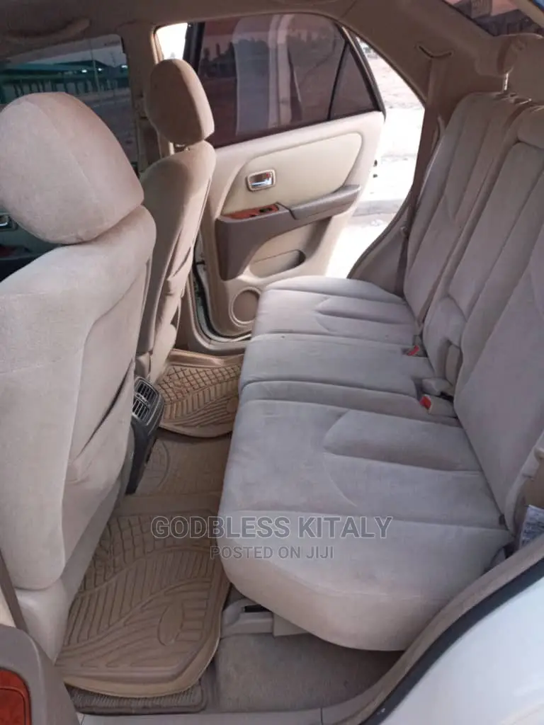 Toyota Harrier 2001 White