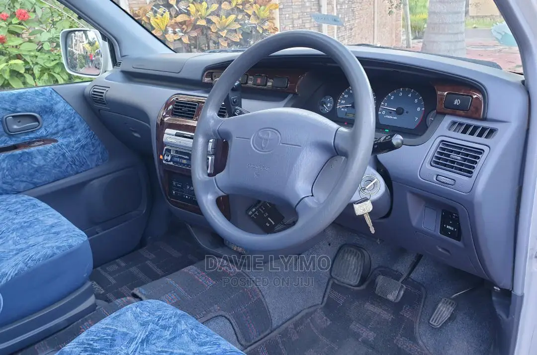 Toyota Lite-Ace 1998 Off White