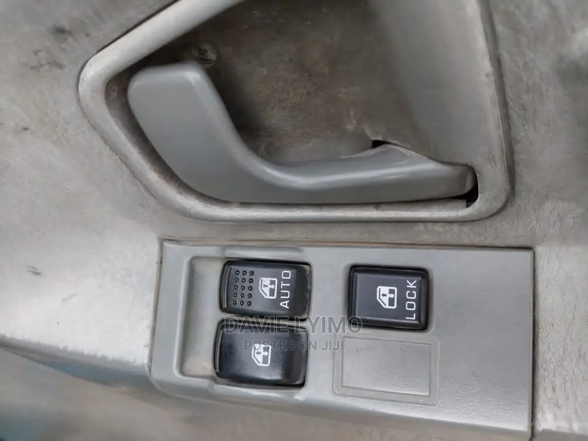 Mitsubishi Canter 1998 Blue