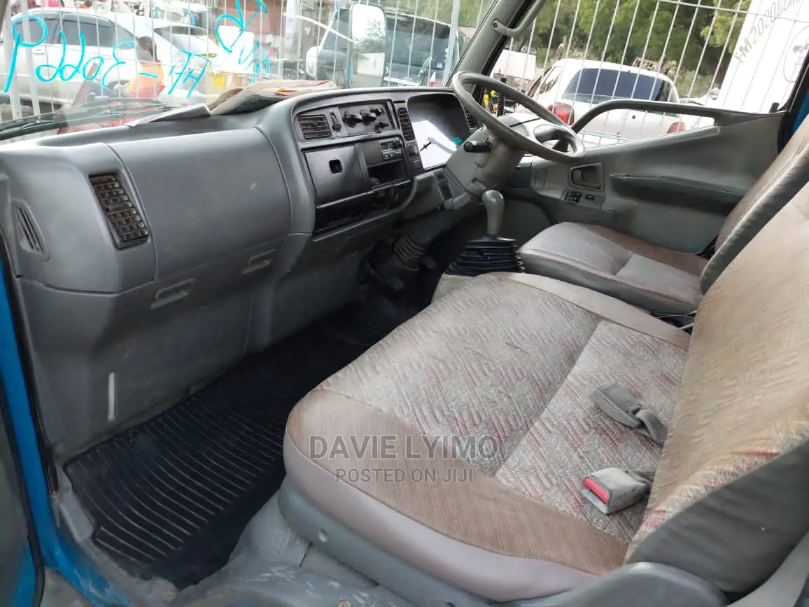 Mitsubishi Canter 1998 Blue
