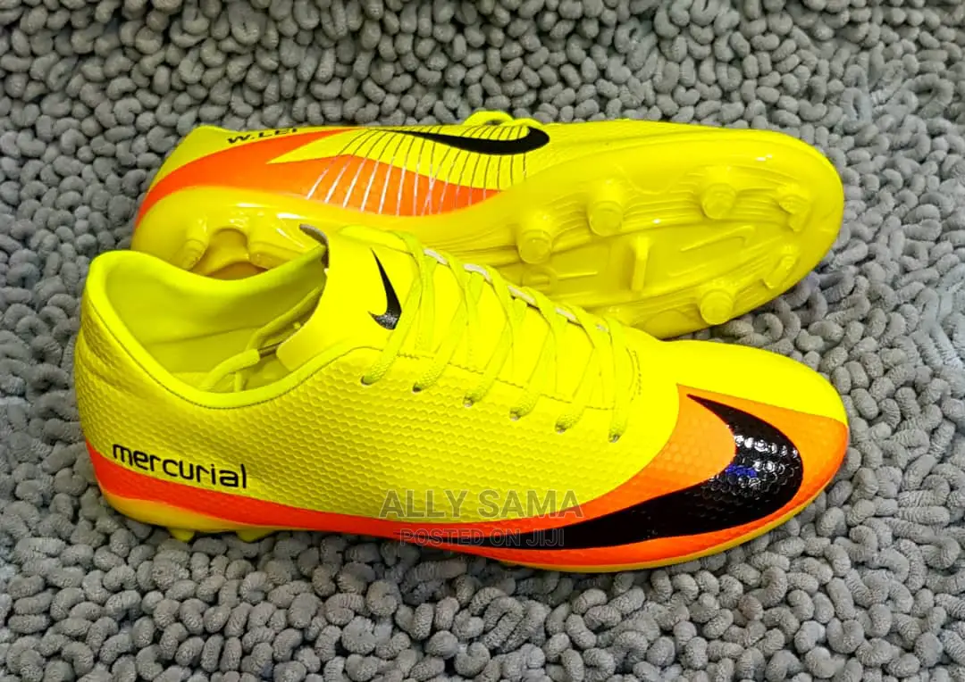 Jogger Football Boots