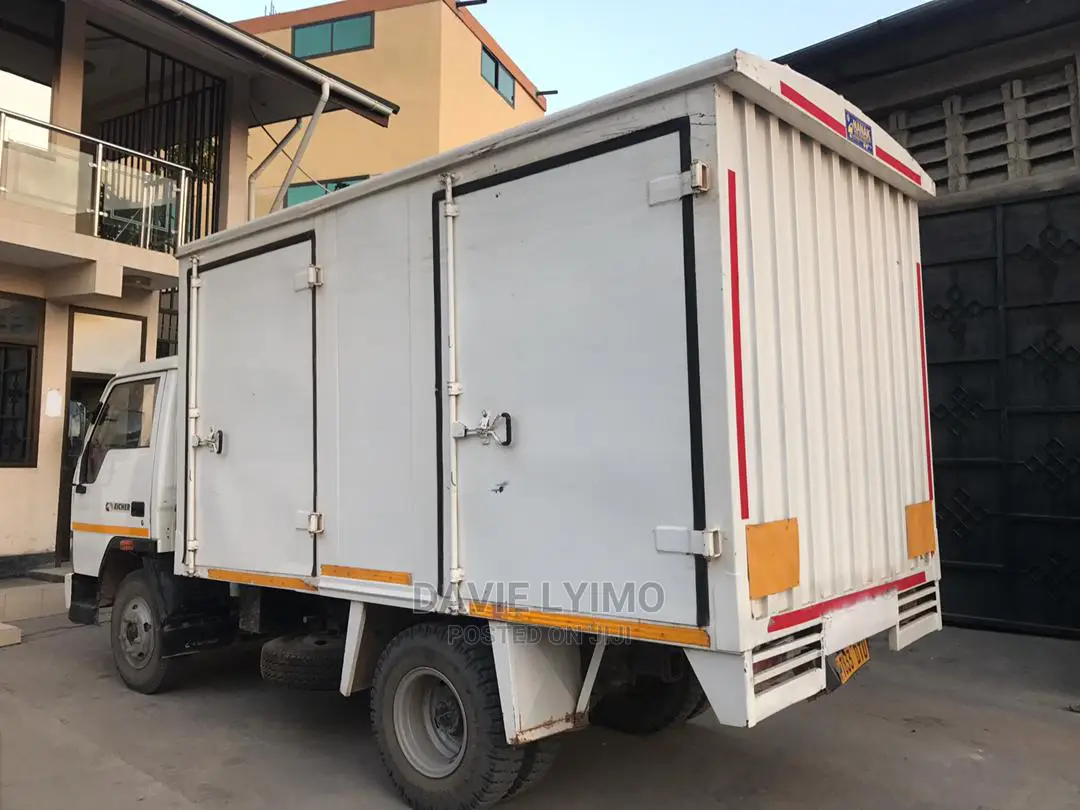 Eicher PRO 1055