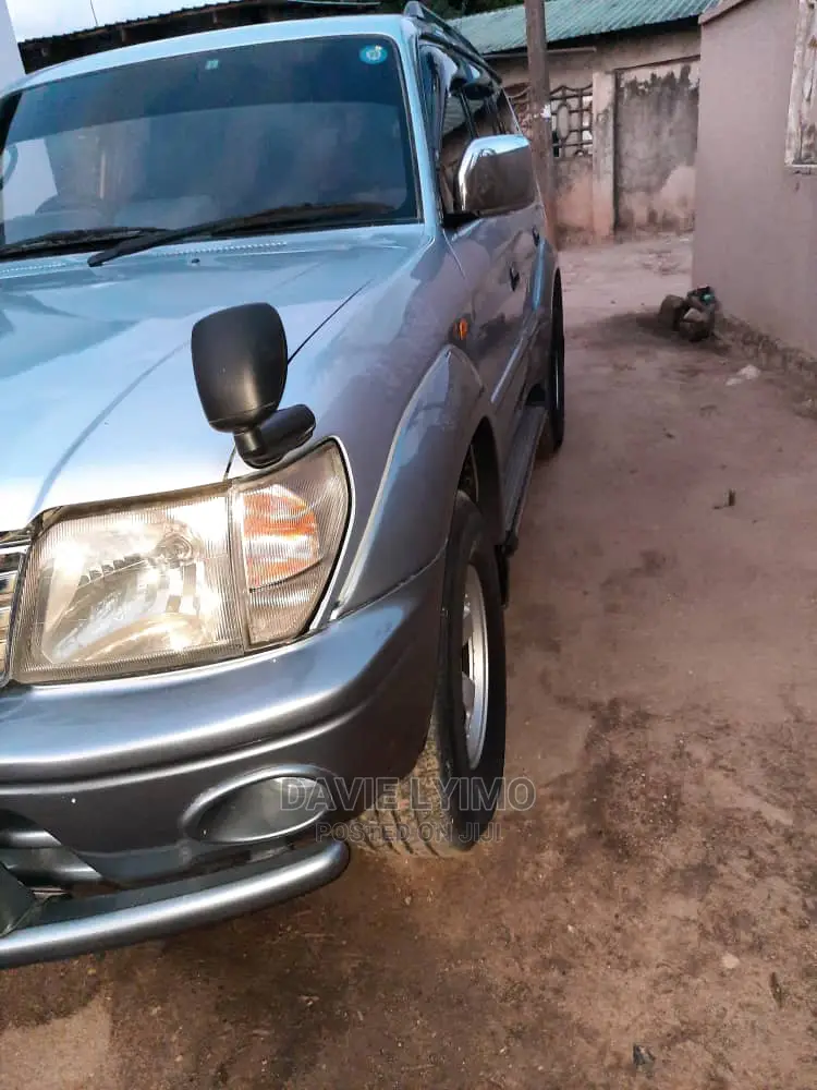 Toyota Land Cruiser Prado 1997 Gray