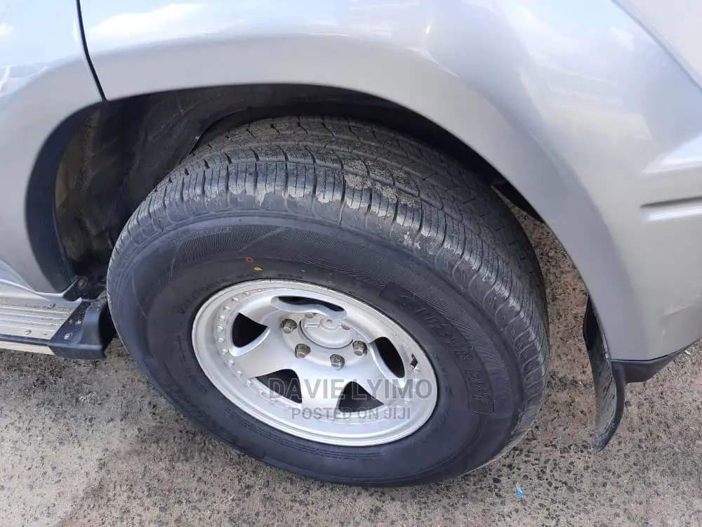 Toyota Land Cruiser Prado 1997 Gray