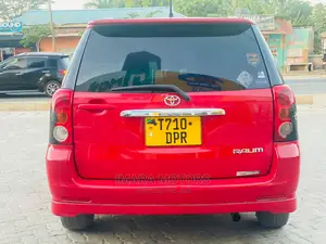 Toyota Raum 2005 Red