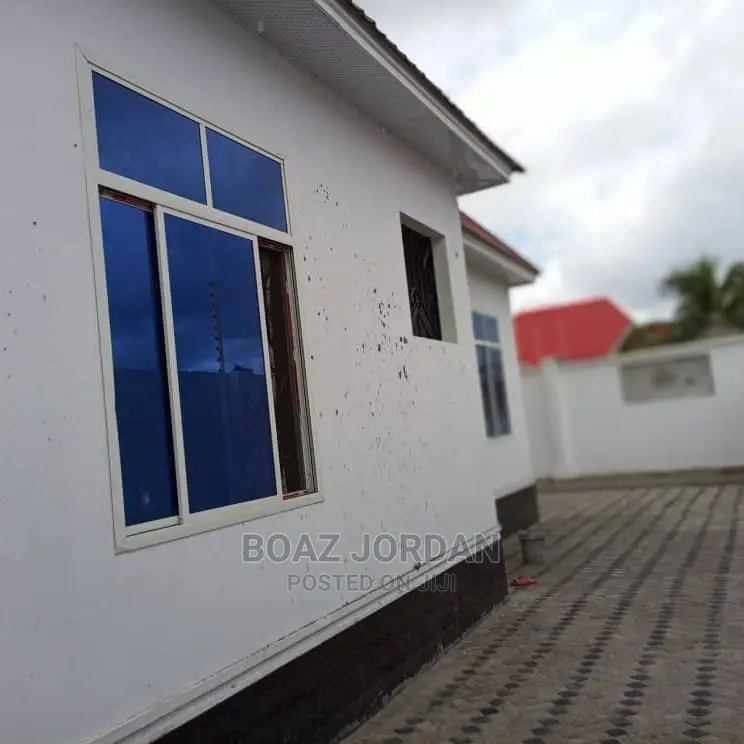 Furnished 4bdrm Apartment in Boaz Mwakyembe, Chamazi for Sale