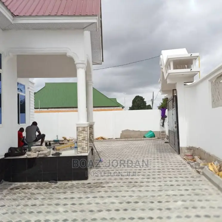 Furnished 4bdrm Apartment in Boaz Mwakyembe, Chamazi for Sale