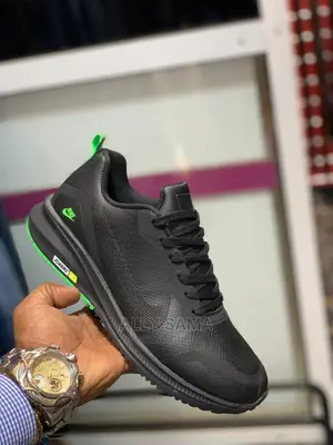 Running Nike Black