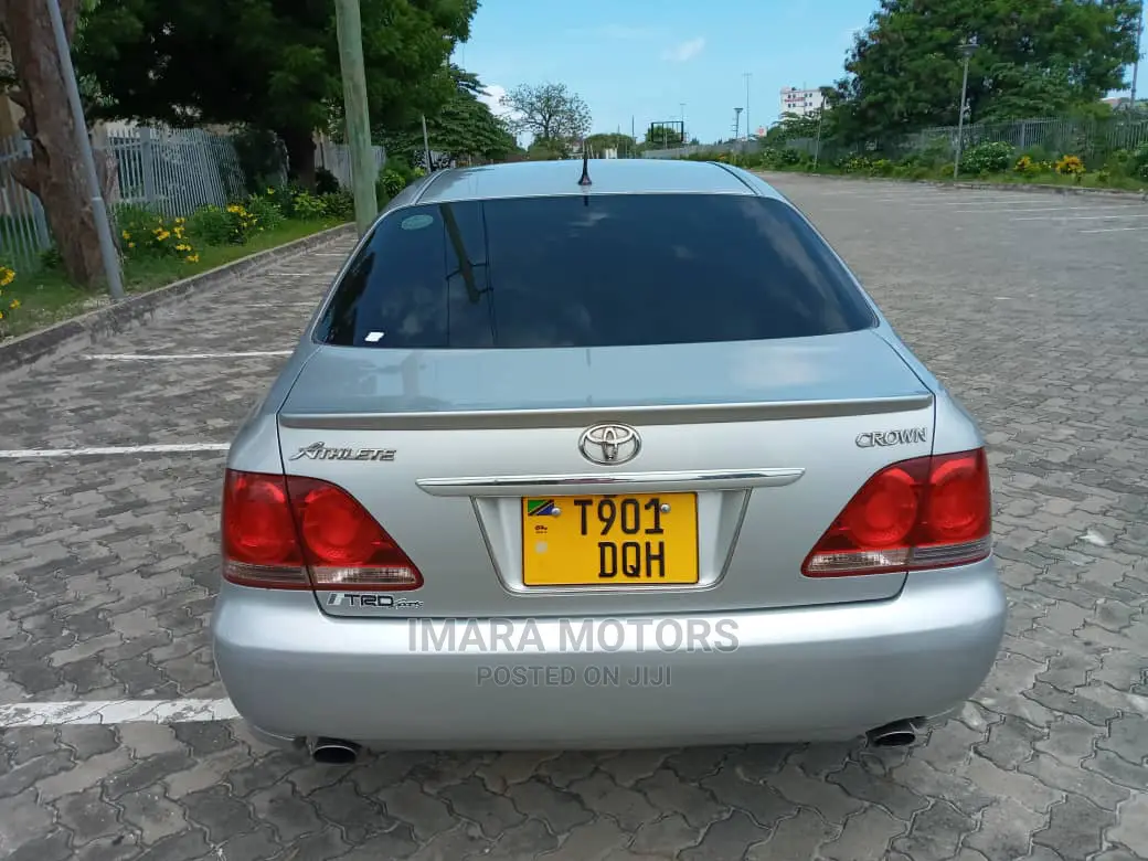 Toyota Crown 2006 Silver