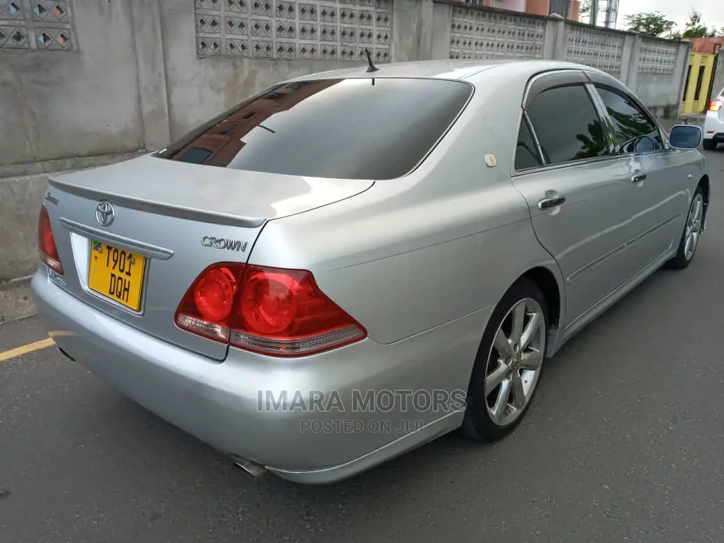 Toyota Crown 2006 Silver