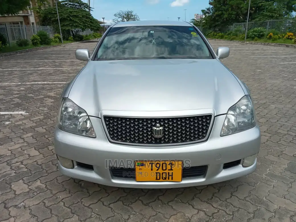 Toyota Crown 2006 Silver