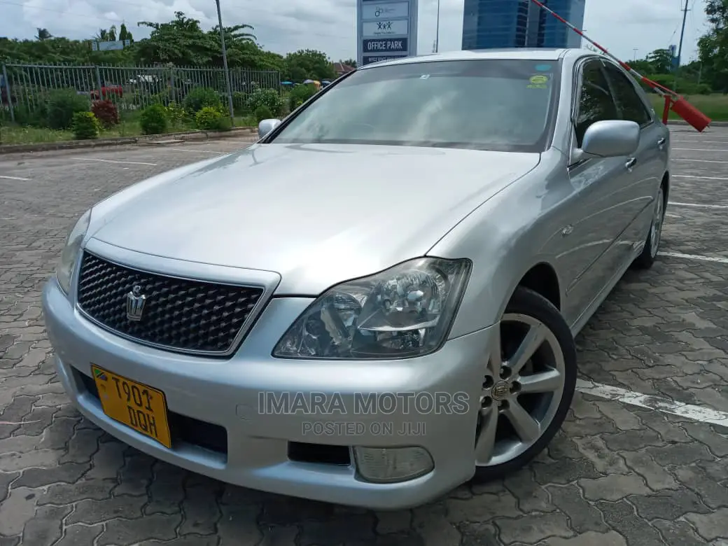 Toyota Crown 2006 Silver