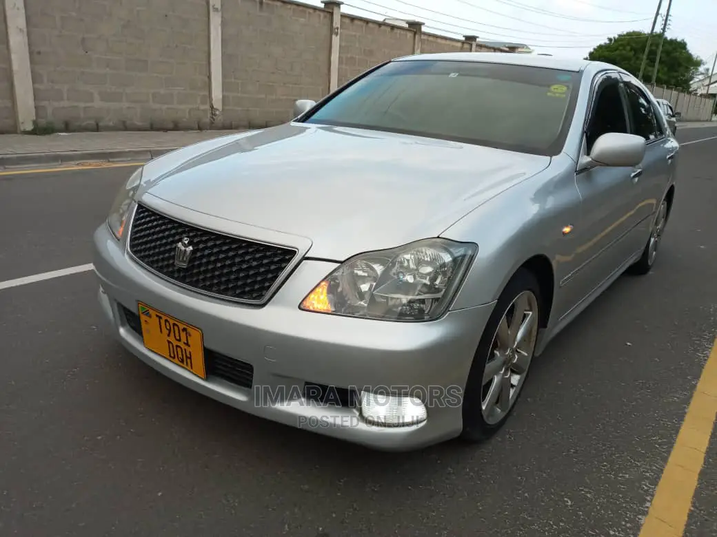 Toyota Crown 2006 Silver