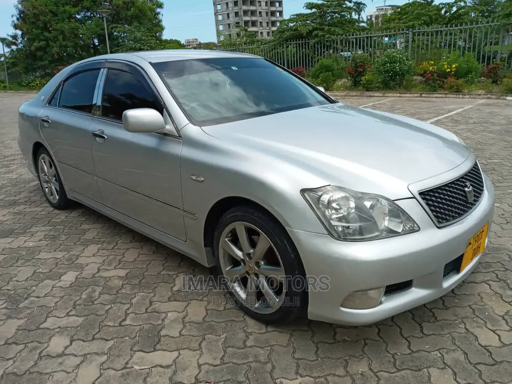 Toyota Crown 2006 Silver