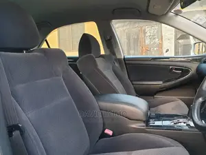 Toyota Crown 2006 Silver