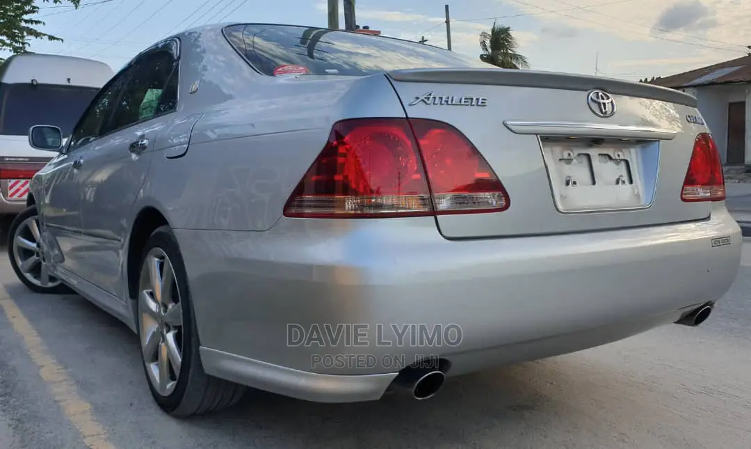 Toyota Crown 2006 Silver