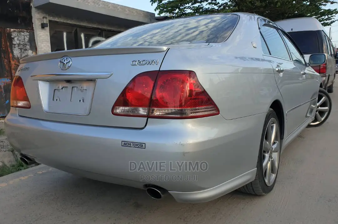 Toyota Crown 2006 Silver