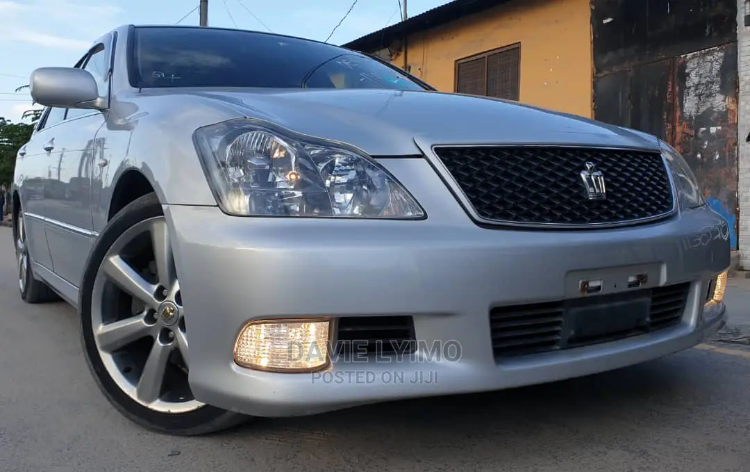 Toyota Crown 2006 Silver