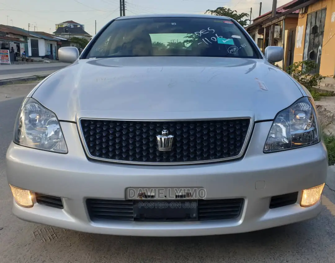 Toyota Crown 2006 Silver