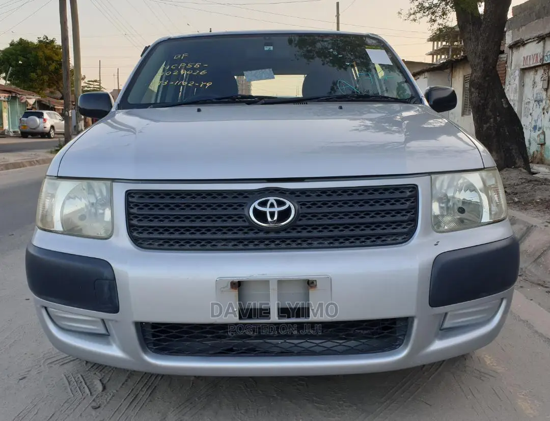 Toyota Succeed 2004 Silver