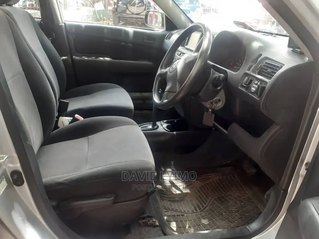 Toyota Probox 2006 Silver