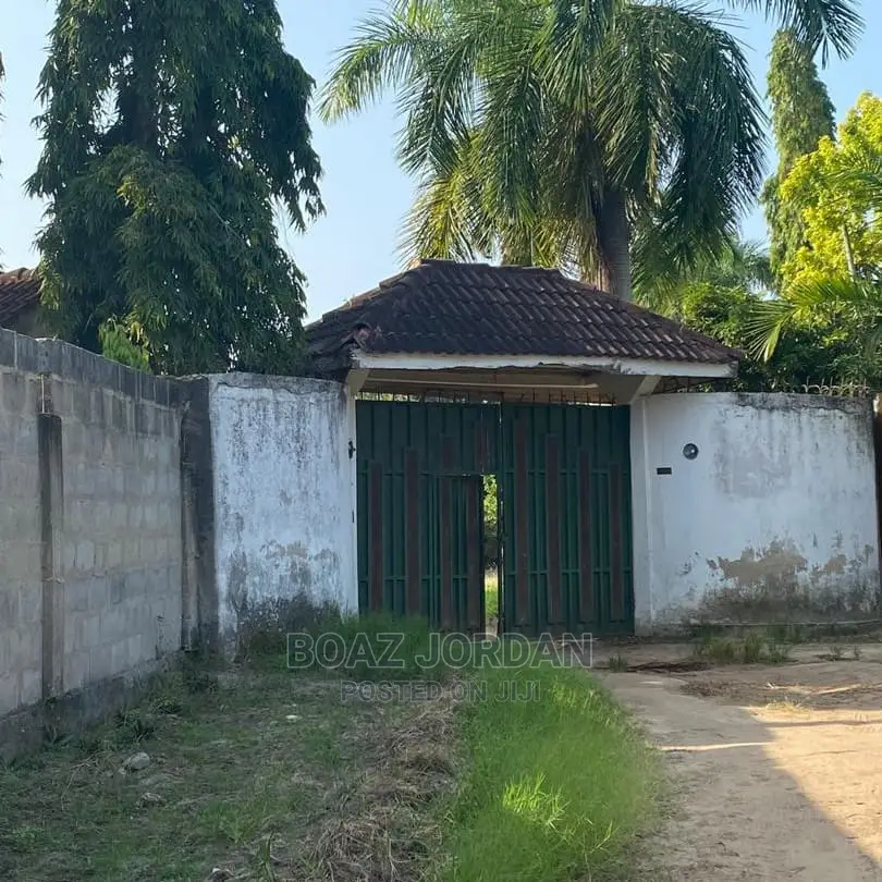 Furnished 3bdrm House in Boaz Mwakyembe, Kunduchi for Sale