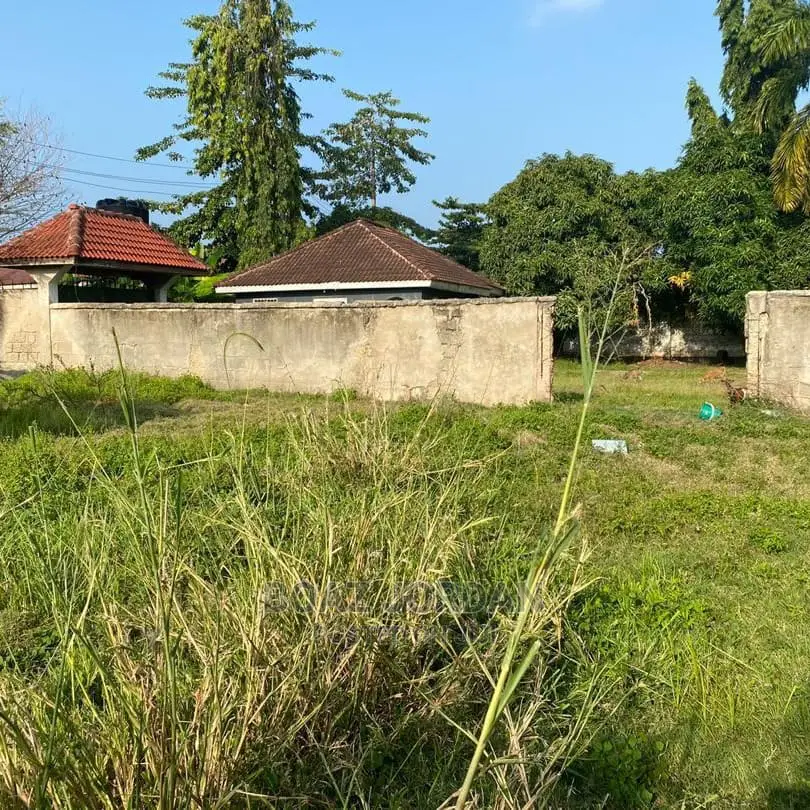 Furnished 3bdrm House in Boaz Mwakyembe, Kunduchi for Sale