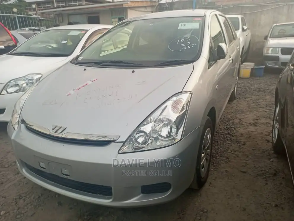 Toyota Wish 2005 Gray