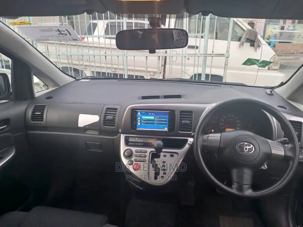 Toyota Wish 2005 Gray