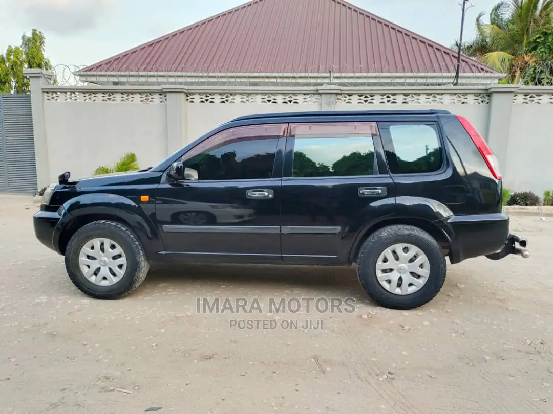 Nissan X-Trail 2004 Black