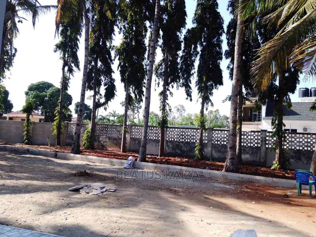 4bdrm House in Bahari Beach, Mbezi for Sale