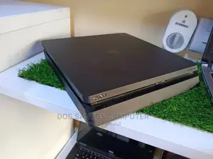Playstation 4 Slim 1000 GB