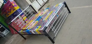 Kitanda Simple Chuma Imara Na