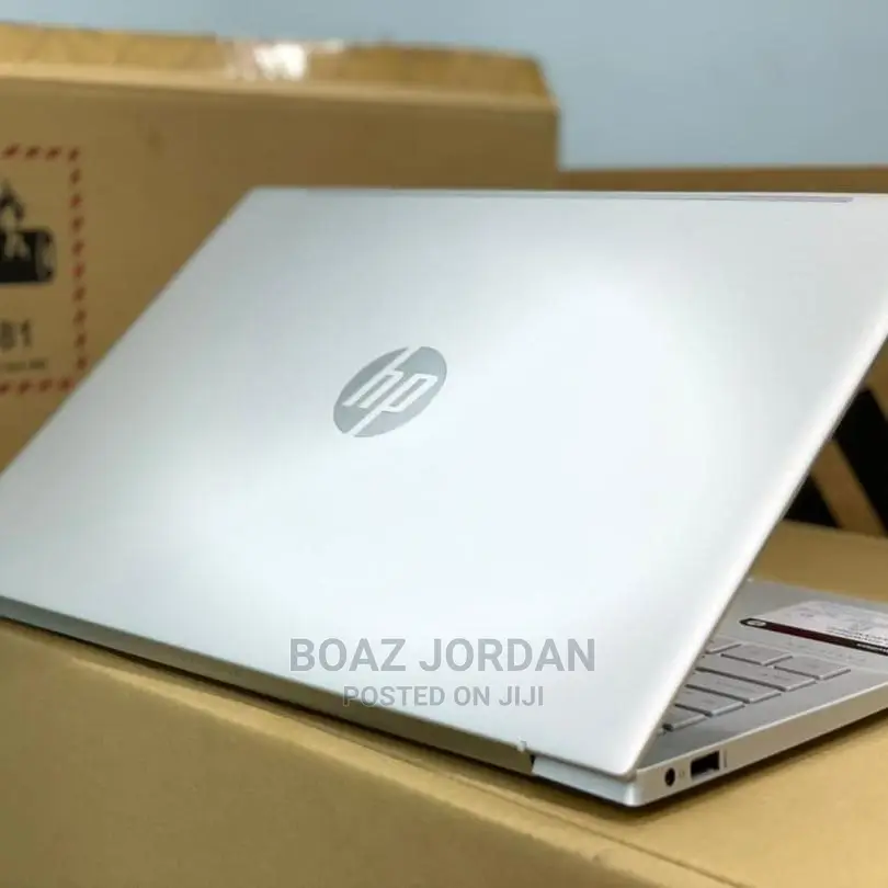 New Laptop HP Pavilion 14 8GB Intel Core I5 SSD 256GB