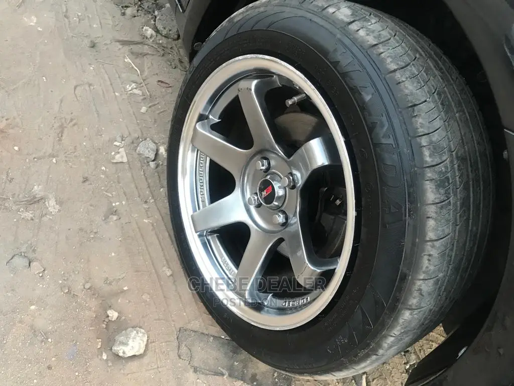 Toyota Ractis 2005 1.3 FWD Black