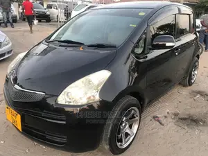 Toyota Ractis 2005 1.3 FWD Black