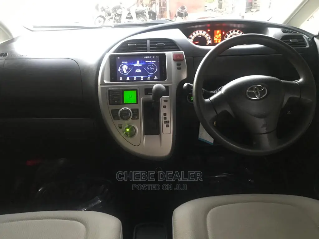 Toyota Ractis 2005 1.3 FWD Black