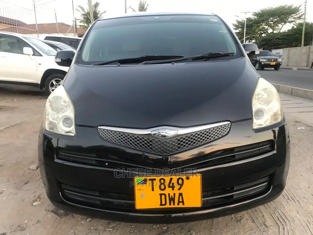 Toyota Ractis 2005 1.3 FWD Black