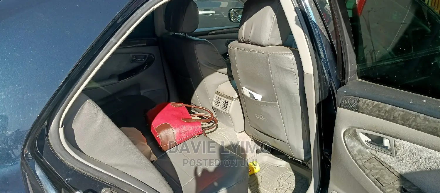 Toyota Crown 2005 Black