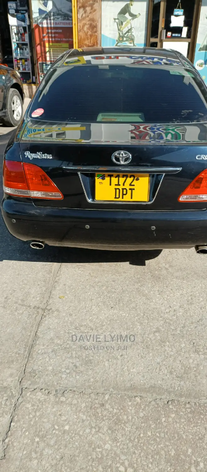 Toyota Crown 2005 Black