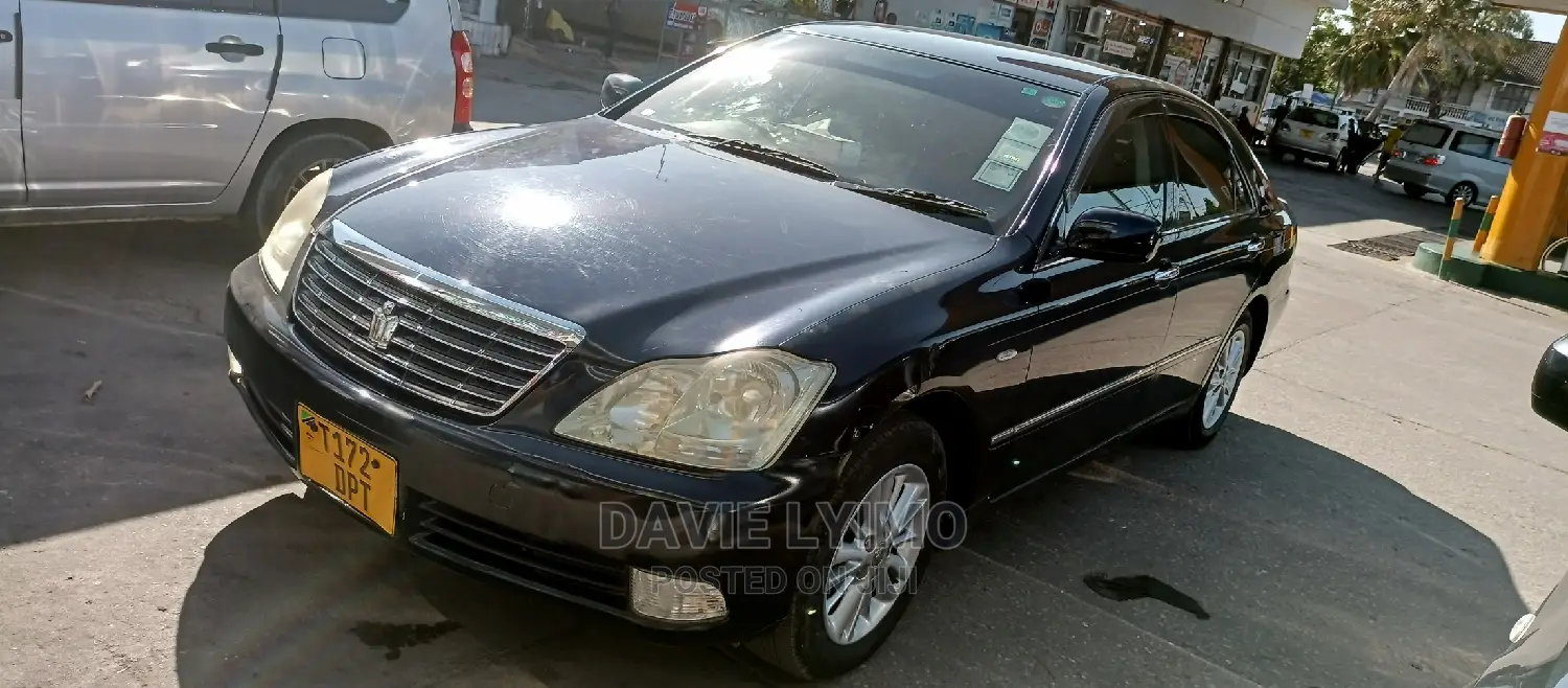 Toyota Crown 2005 Black