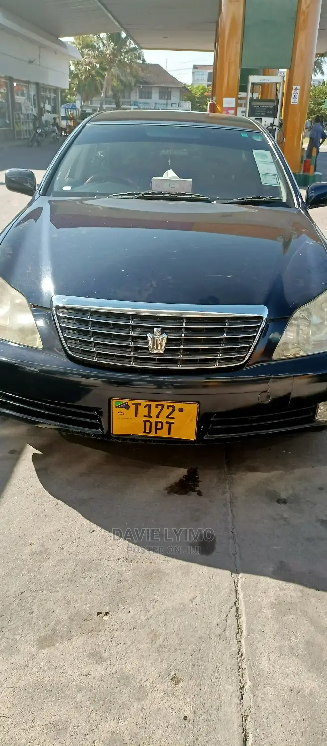 Toyota Crown 2005 Black