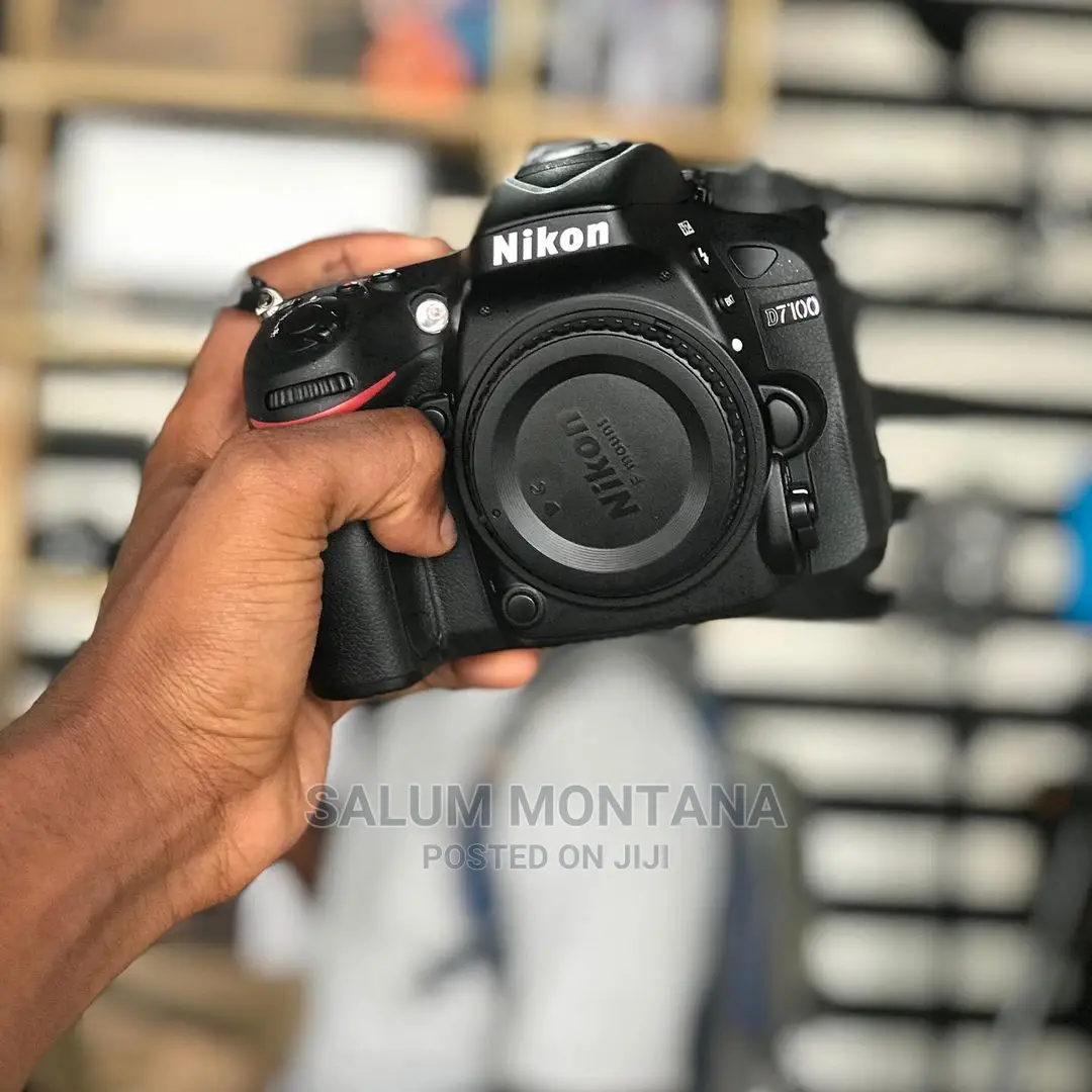 Nikon D7100 Body.