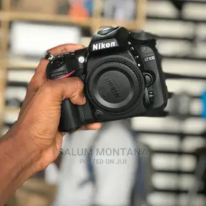 Nikon D7100 Body.