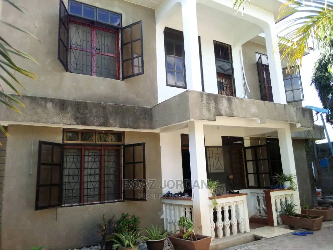 Furnished 6bdrm Apartment in Boaz Mwakyembe, Upanga East for Sale