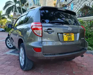 Toyota RAV4 2001 Base AWD Gold