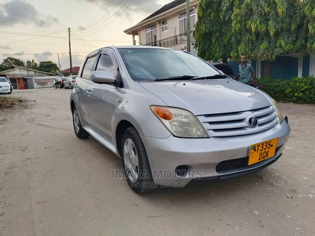 Toyota IST 2005 Silver