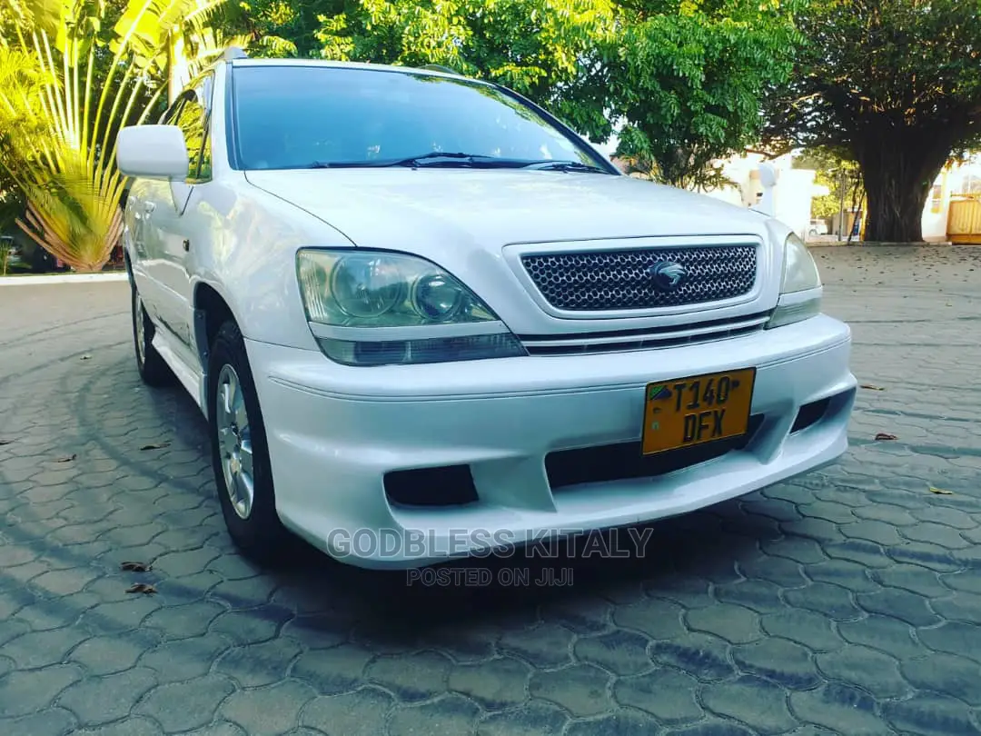 Toyota Harrier 2001 White